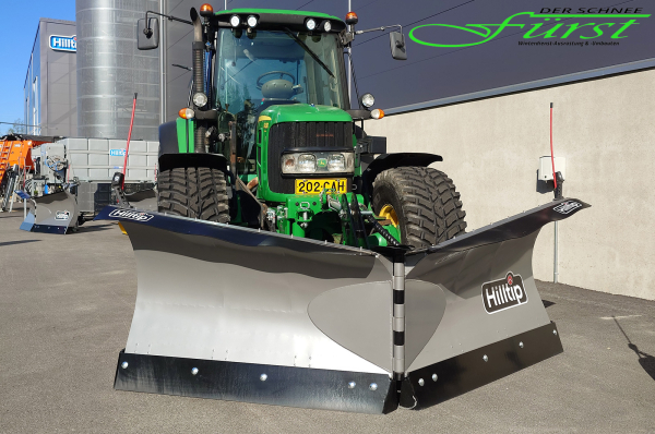 HILLTIP SnowStriker VMT Traktoren V-Pflug